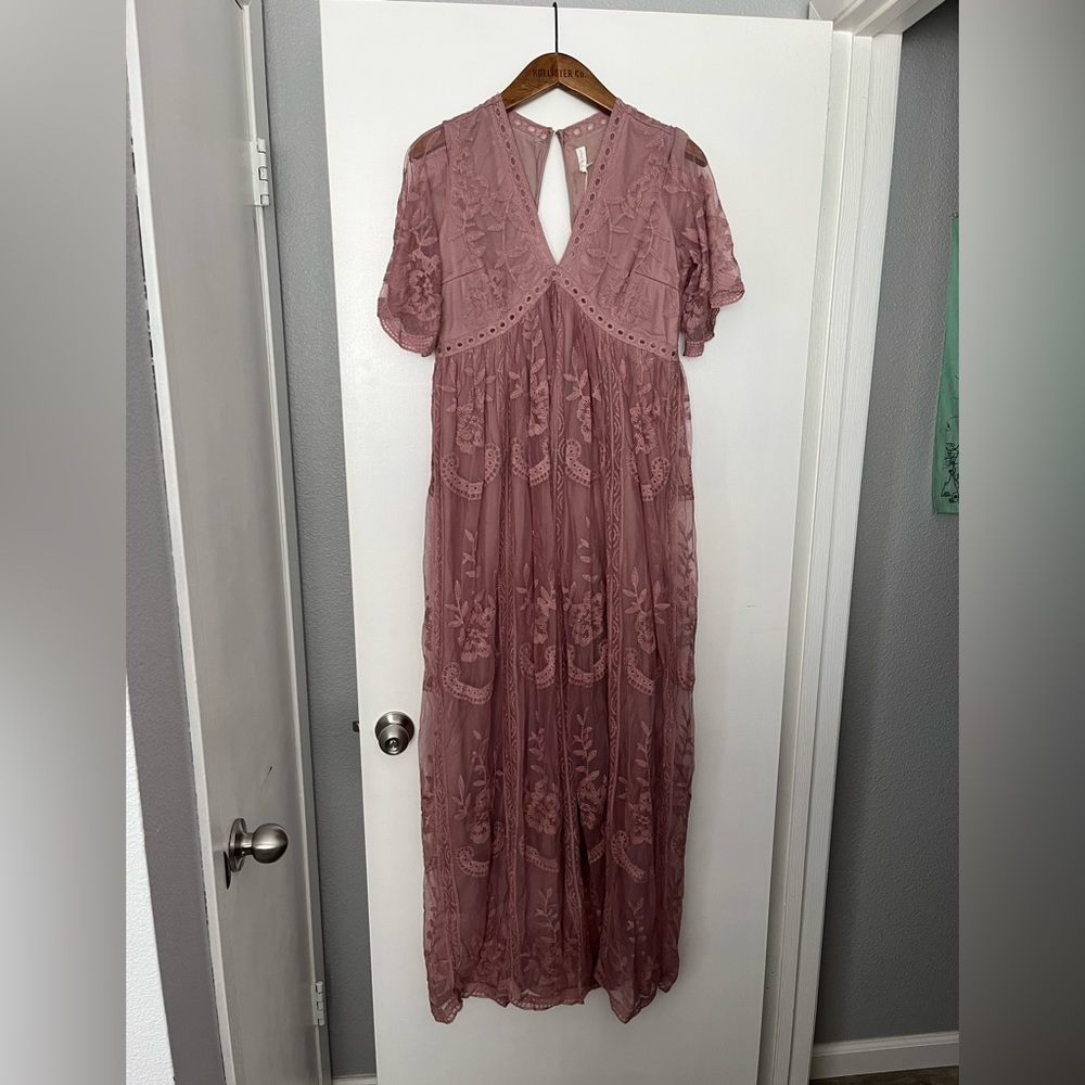 Pink Blush Lace Maternity Dress - Size small NWT